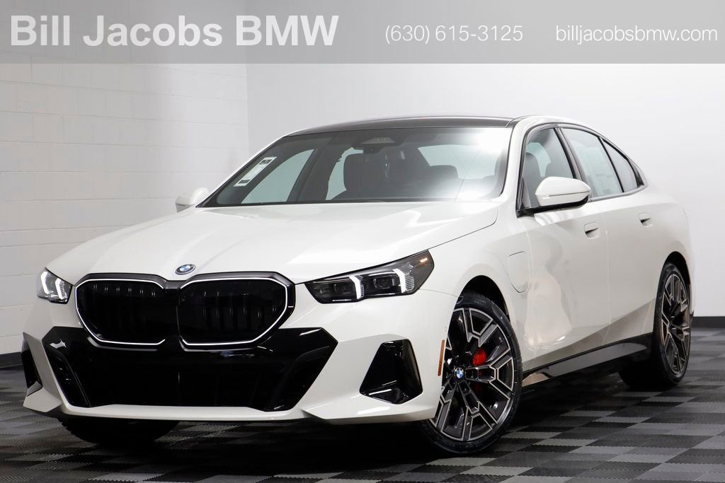 New 2026 BMW 550e xDrive w/ Premium Package image 1