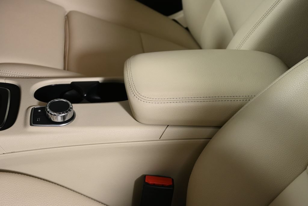Used 2019 Mercedes-Benz GLA 250 4MATIC image 27