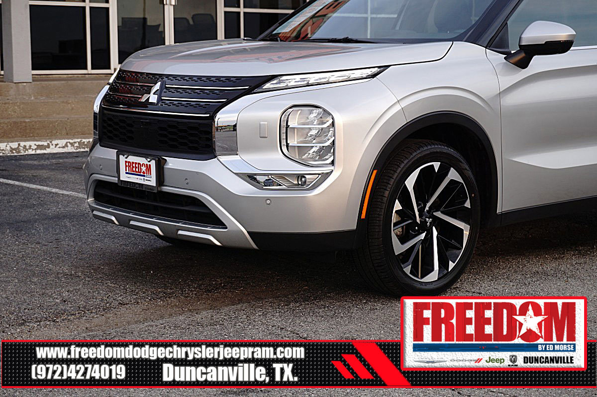 Used 2024 Mitsubishi Outlander SE image 42