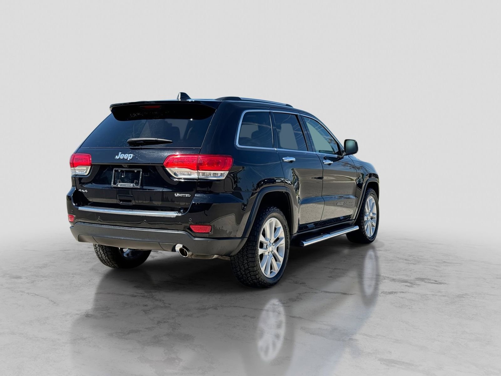 Used 2017 Jeep Grand Cherokee Limited AWD/4WD image 8