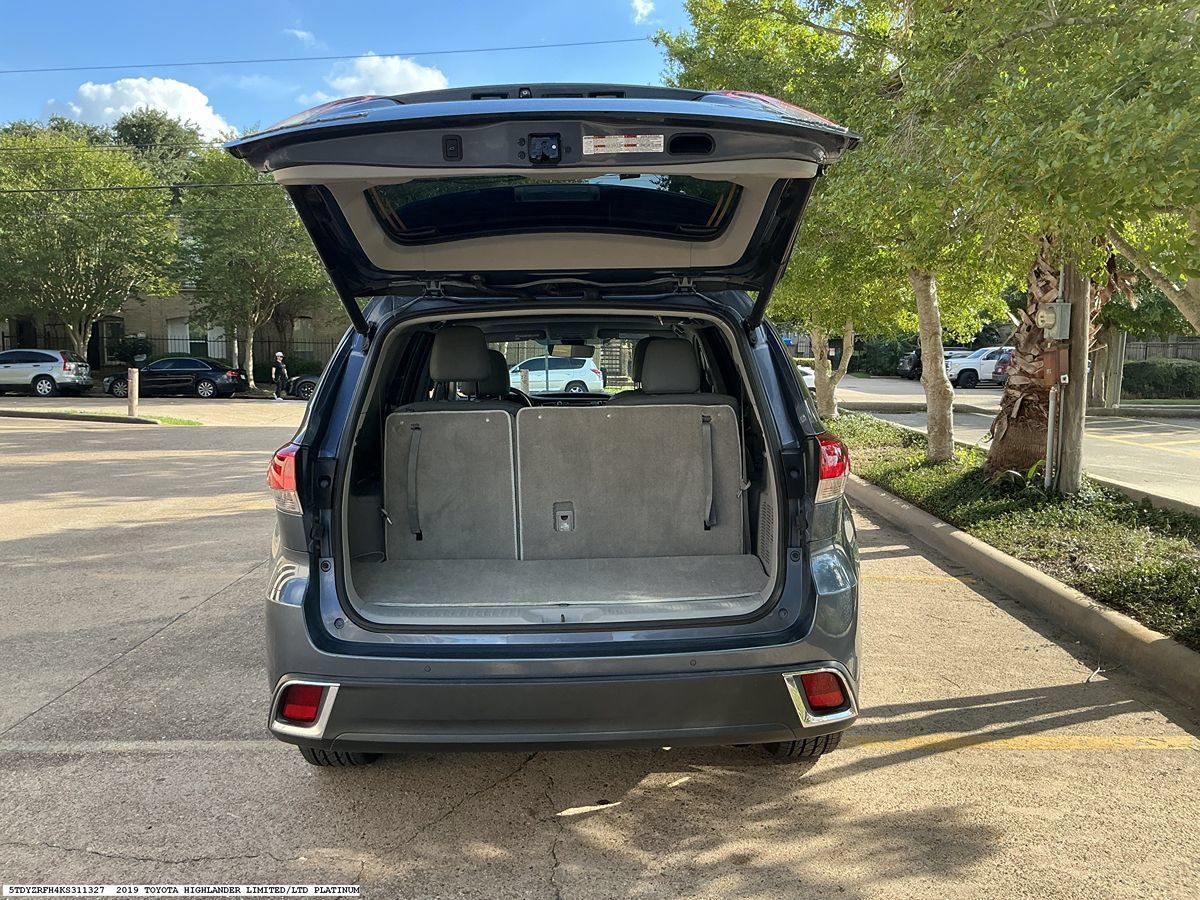 Used 2019 Toyota Highlander Limited FWD image 10