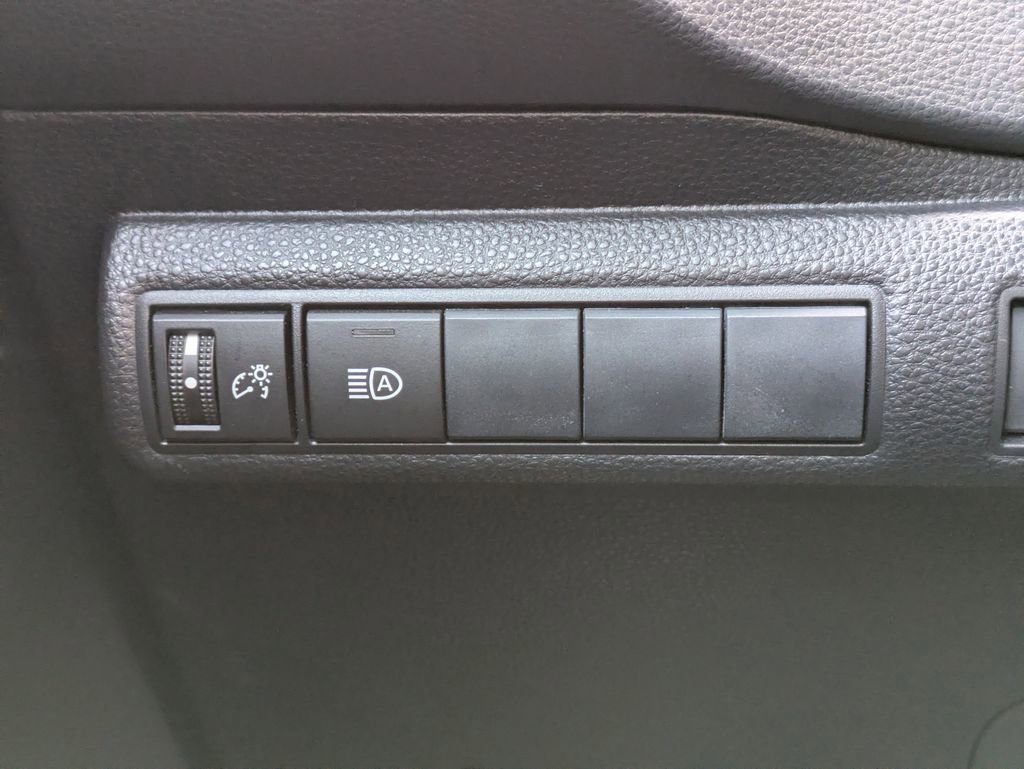 Used 2020 Toyota Corolla LE w/ LE Premium Package image 29