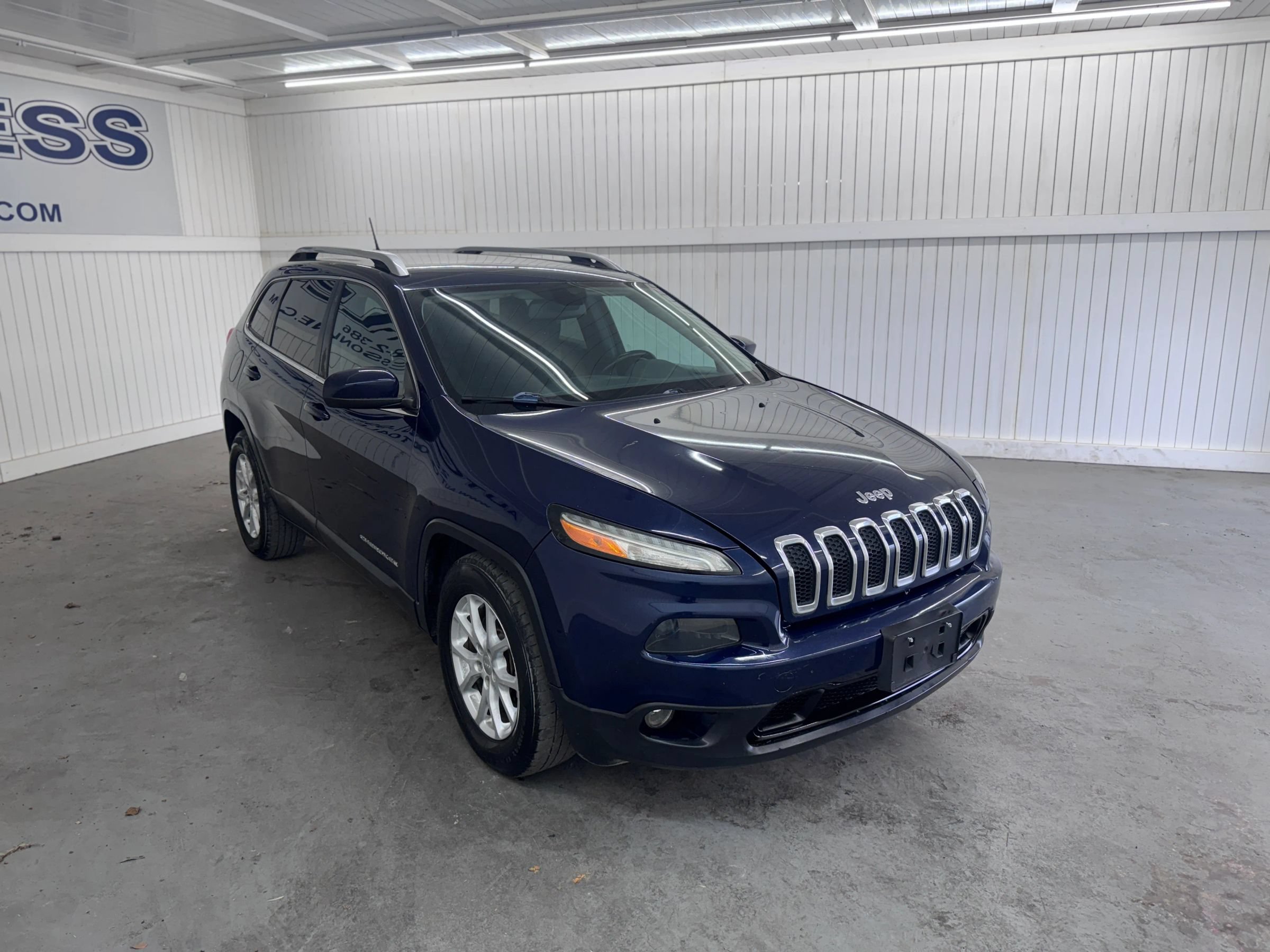Used 2014 Jeep Cherokee Latitude w/ Trailer Tow Group FWD image 3