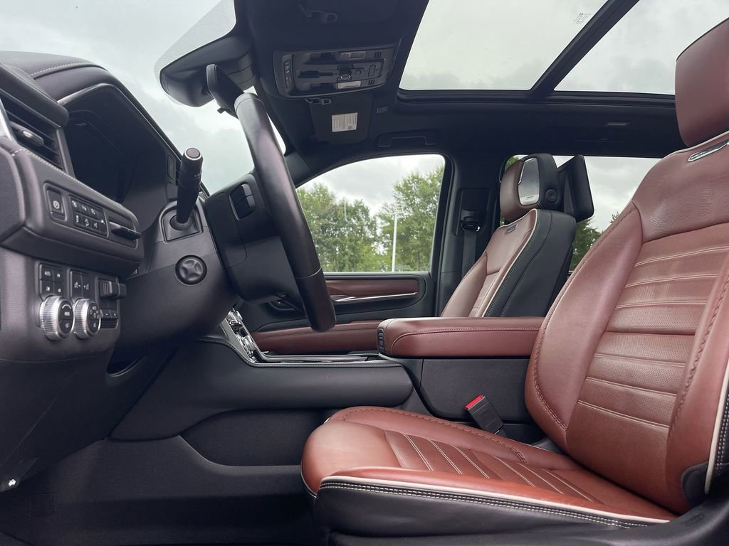 Used 2023 GMC Yukon XL Denali Ultimate image 8