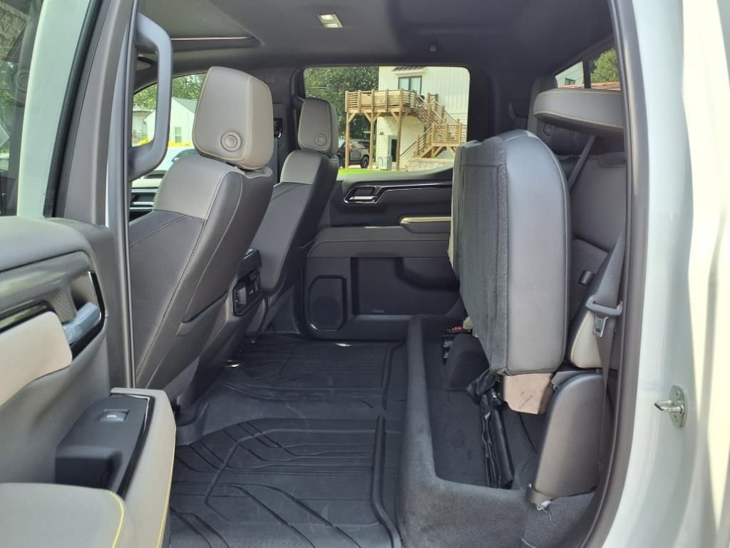 Used 2023 Chevrolet Silverado 1500 ZR2 w/ Technology Package image 11