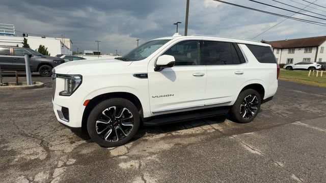 Used 2022 GMC Yukon SLT w/ SLT Luxury Package AWD/4WD image 4