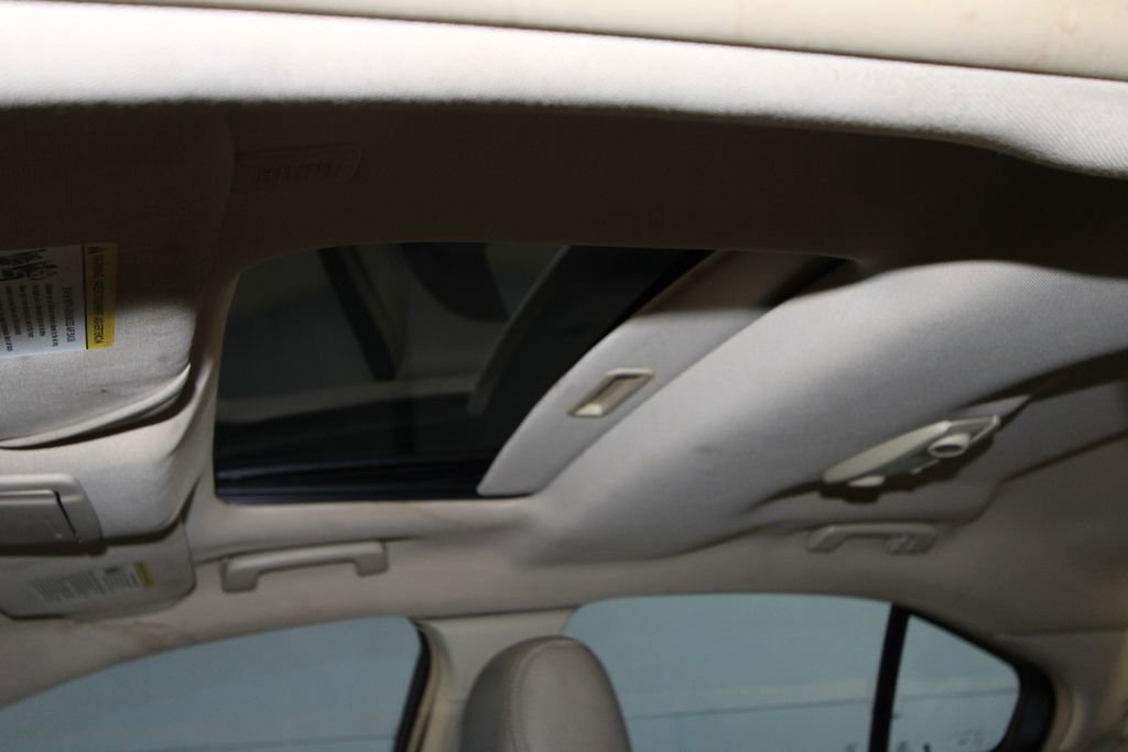 Used 2013 Ford Taurus SEL FWD image 16