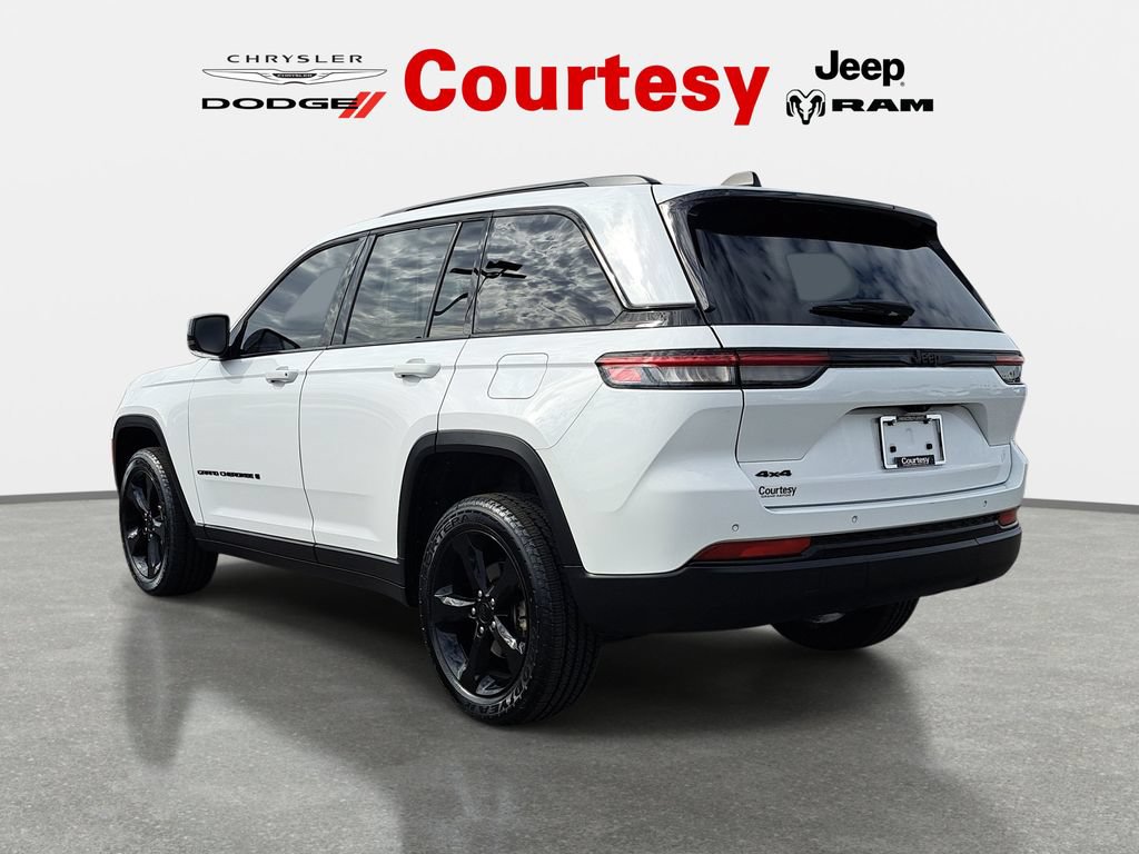 Certified 2024 Jeep Grand Cherokee Altitude AWD/4WD image 6