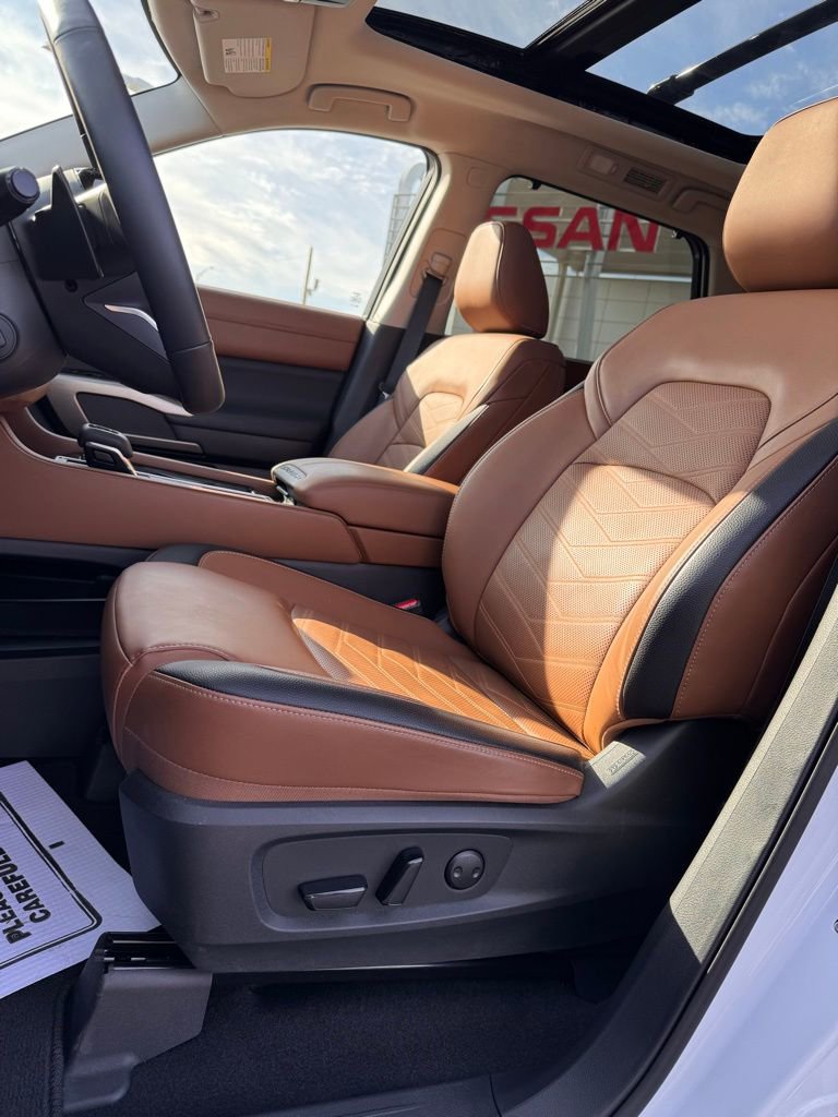 Used 2025 Nissan Pathfinder Platinum w/ Cargo Package FWD image 11