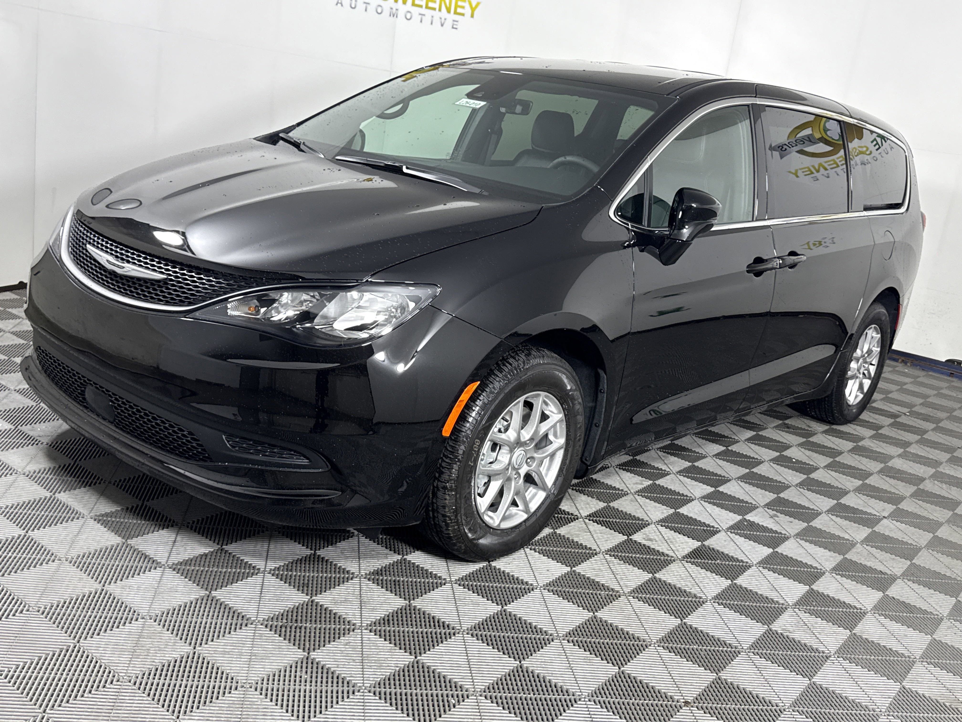 New 2026 Chrysler Voyager LX image 3