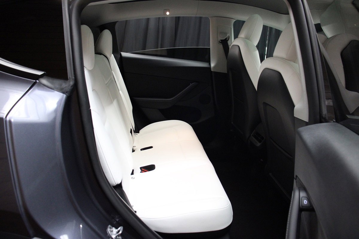 Used 2022 Tesla Model Y Long Range AWD/4WD image 44