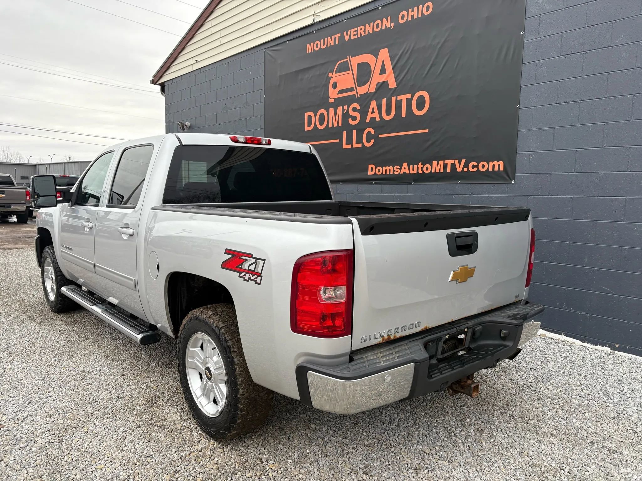 Used 2012 Chevrolet Silverado 1500 LT w/ Z71 Appearance Package image 2