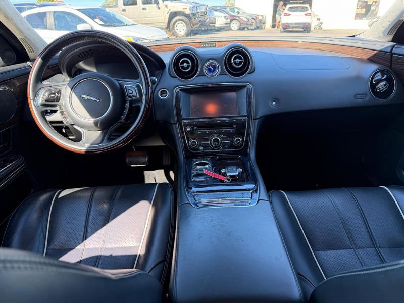 Used 2012 Jaguar XJ L image 26