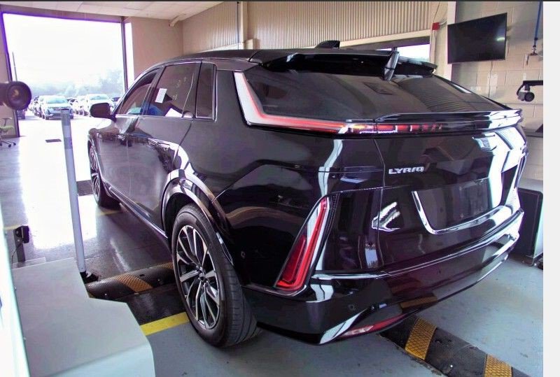 Certified 2024 Cadillac Lyriq Sport AWD/4WD image 4