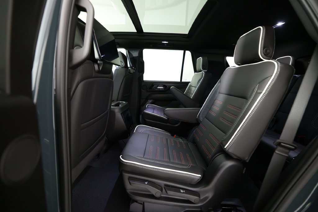 Used 2026 GMC Yukon AT4 Ultimate AWD/4WD image 16