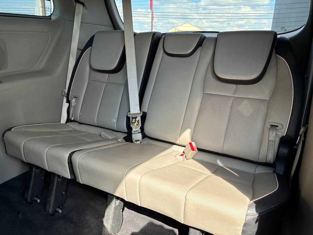 Used 2019 Kia Sedona EX image 18