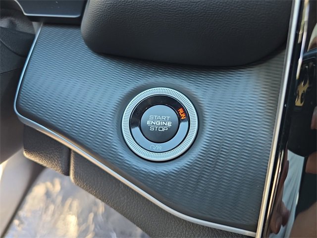 New 2025 Jeep Grand Cherokee Laredo X w/ Luxury Tech Group I image 28