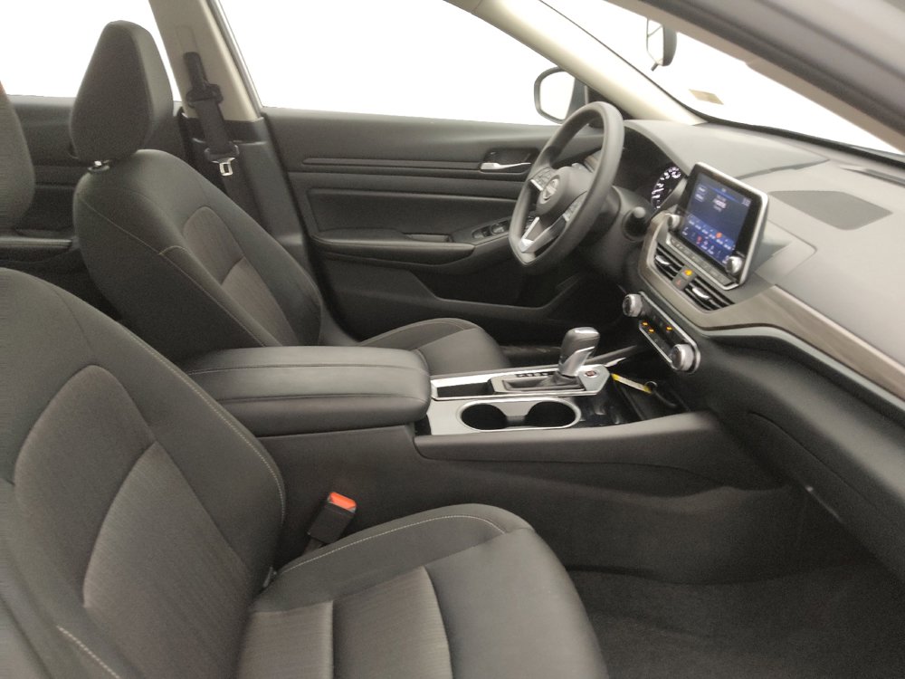 Used 2024 Nissan Altima 2.5 SV image 21