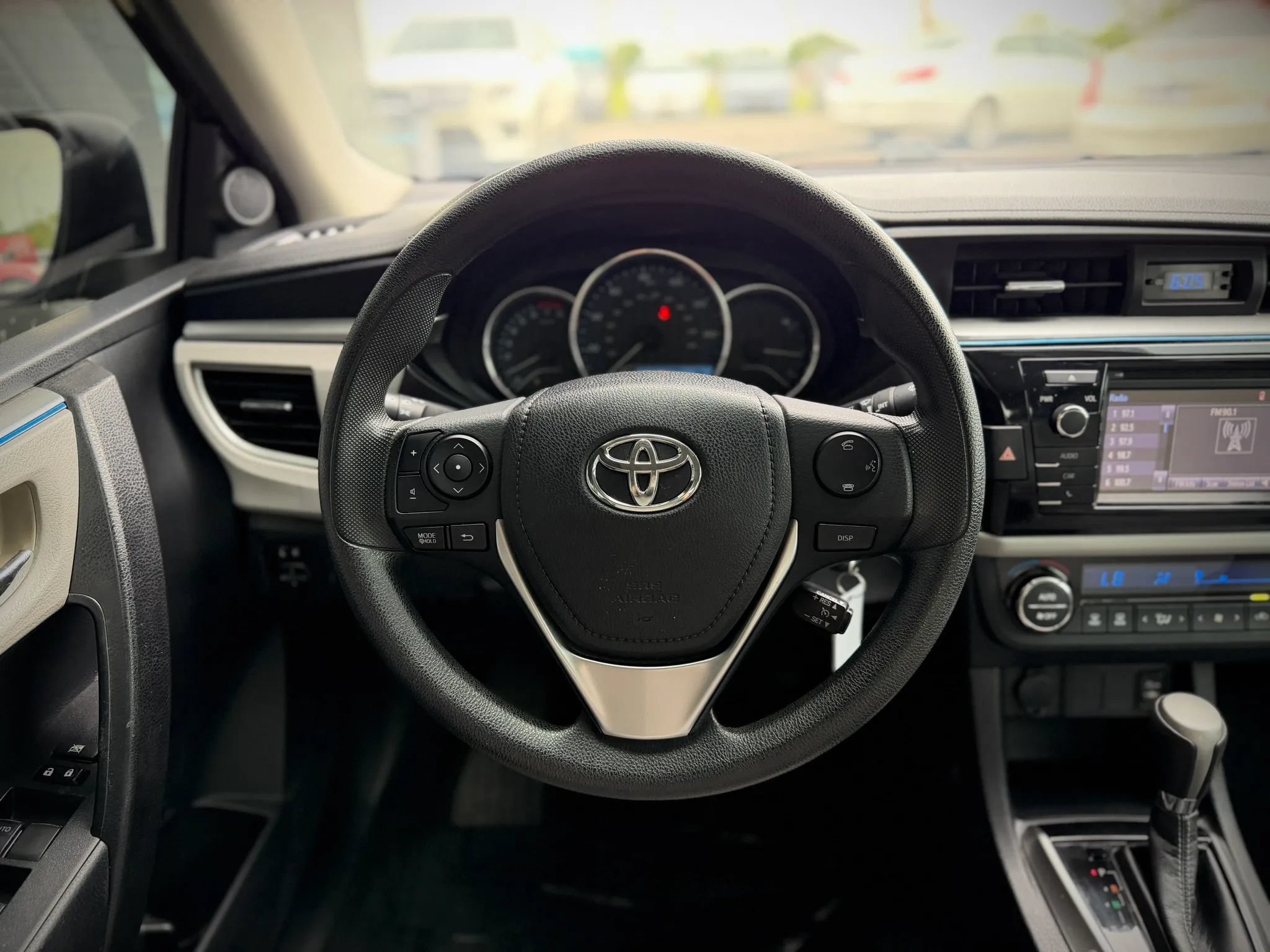 Used 2016 Toyota Corolla LE FWD image 10