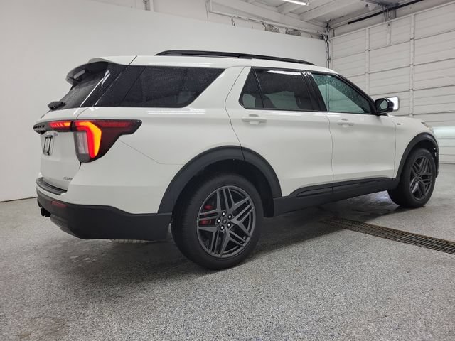 Certified 2025 Ford Explorer ST-Line w/ ST-Line Street Pack AWD/4WD image 3