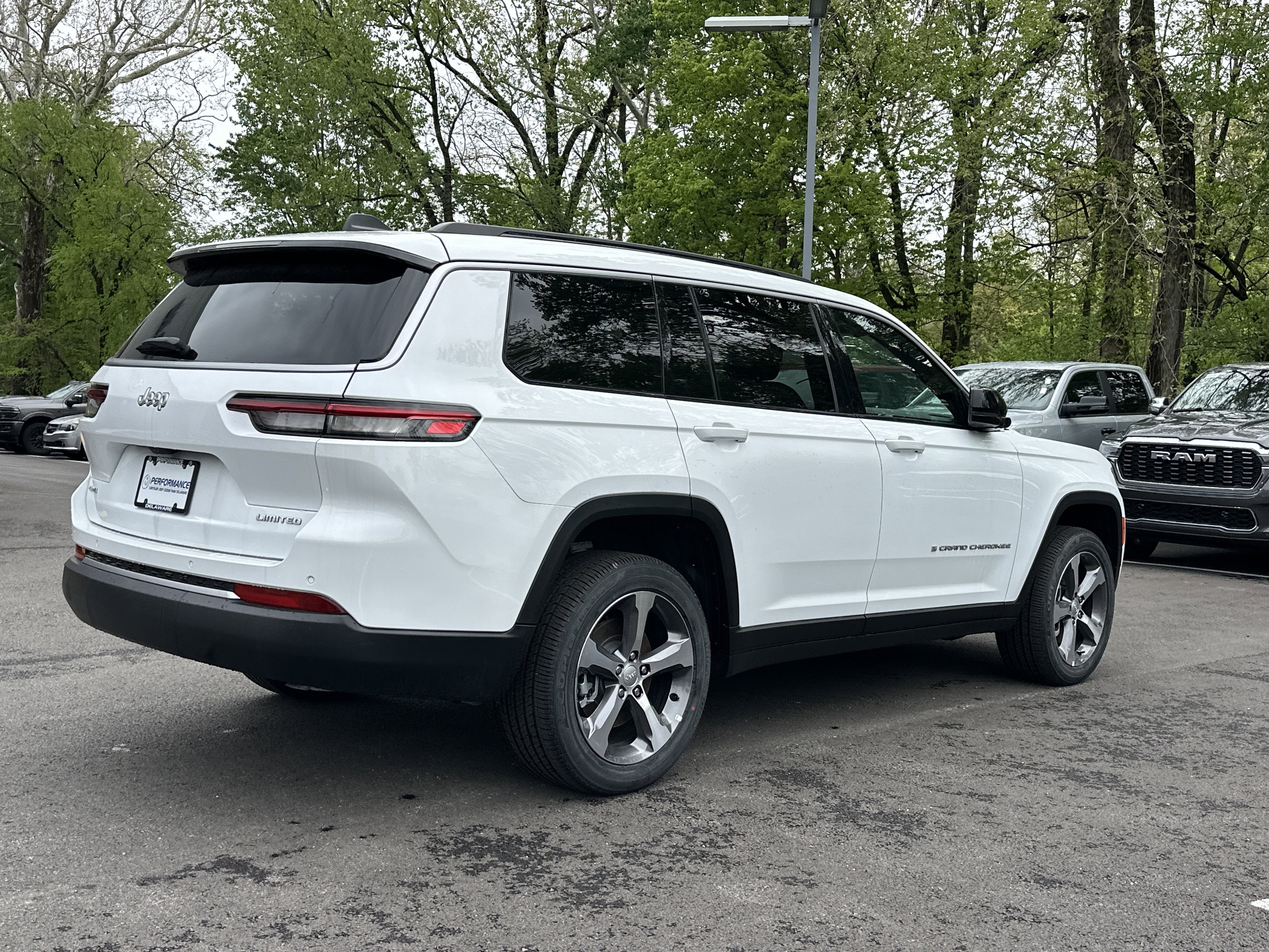 New 2026 Jeep Grand Cherokee L Limited AWD/4WD image 16