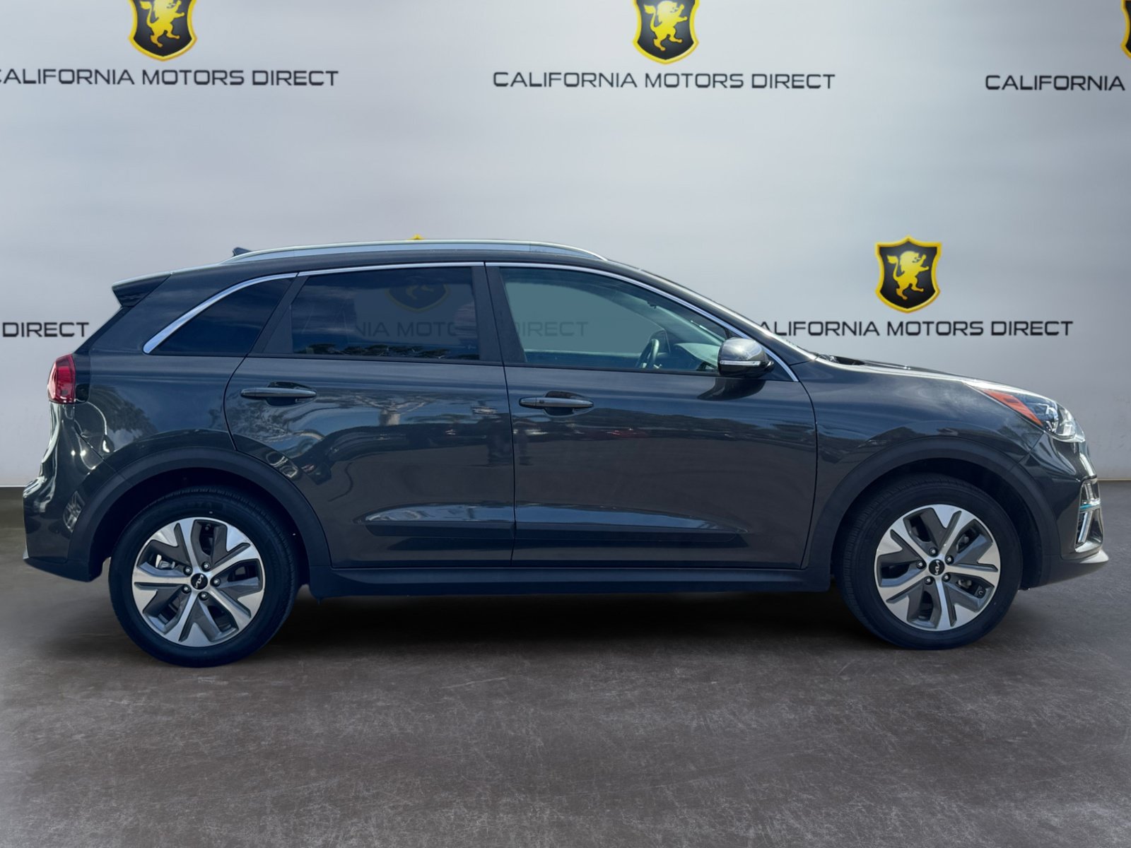 Used 2022 Kia Niro EX FWD image 6