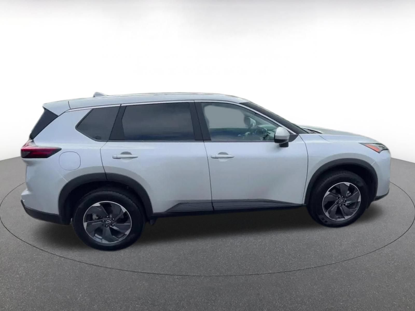 Used 2025 Nissan Rogue SV FWD image 16