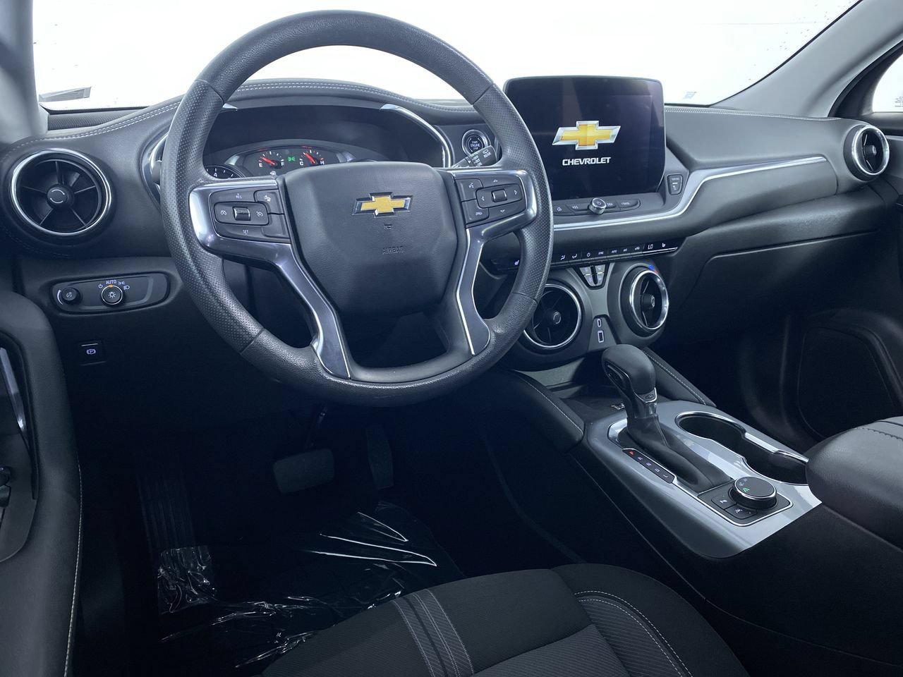 Certified 2024 Chevrolet Blazer LT w/ Convenience Package FWD image 2