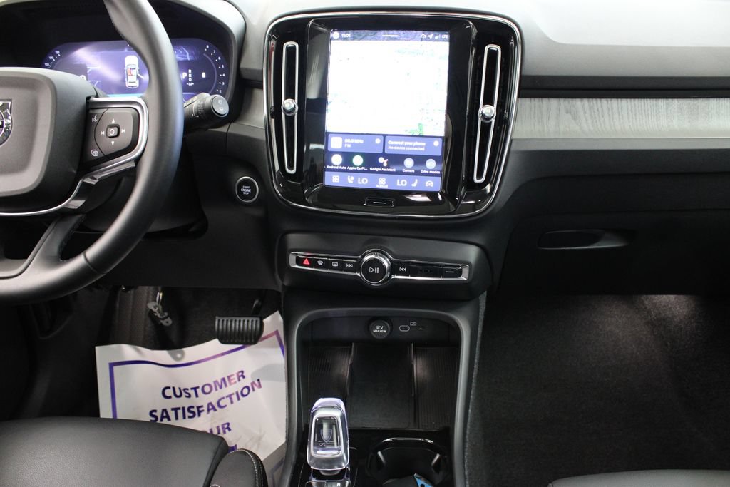 Used 2026 Volvo XC40 B5 Plus AWD/4WD image 24