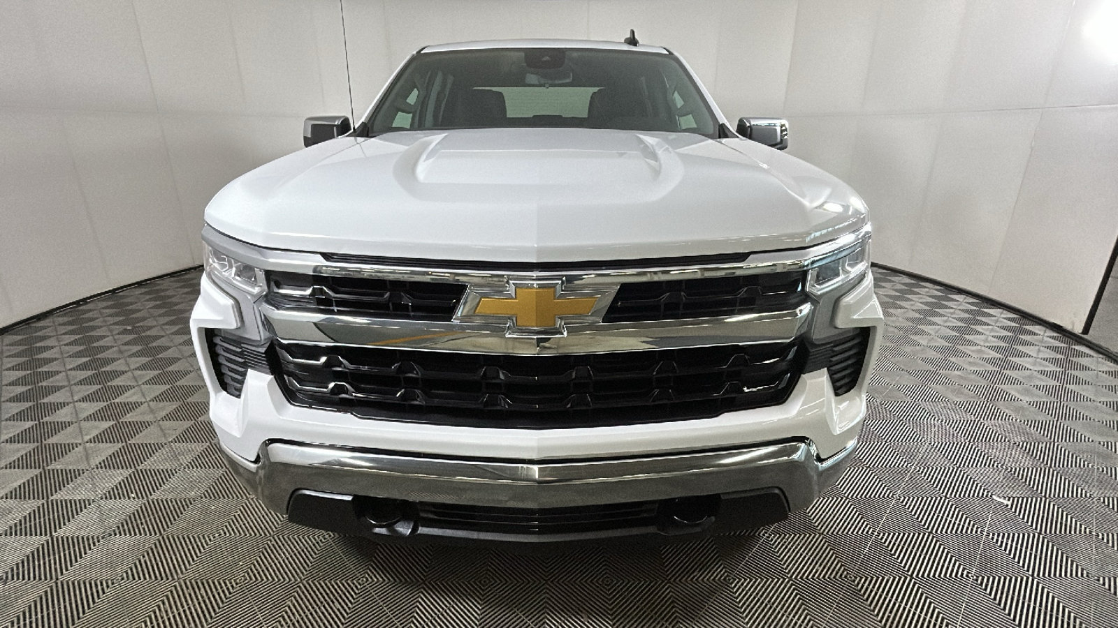 Used 2024 Chevrolet Silverado 1500 LT AWD/4WD image 8