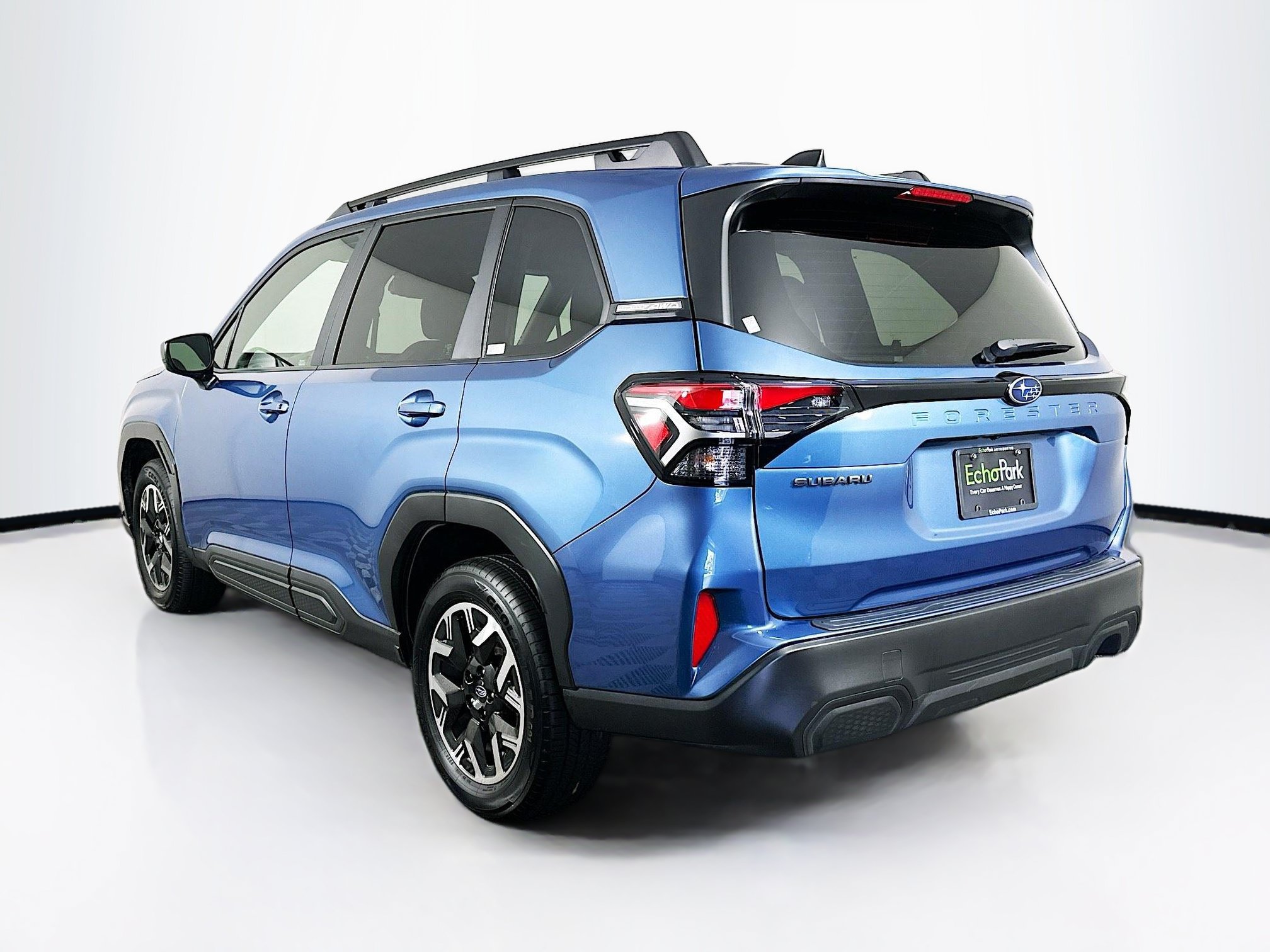 Used 2025 Subaru Forester Premium AWD/4WD image 5