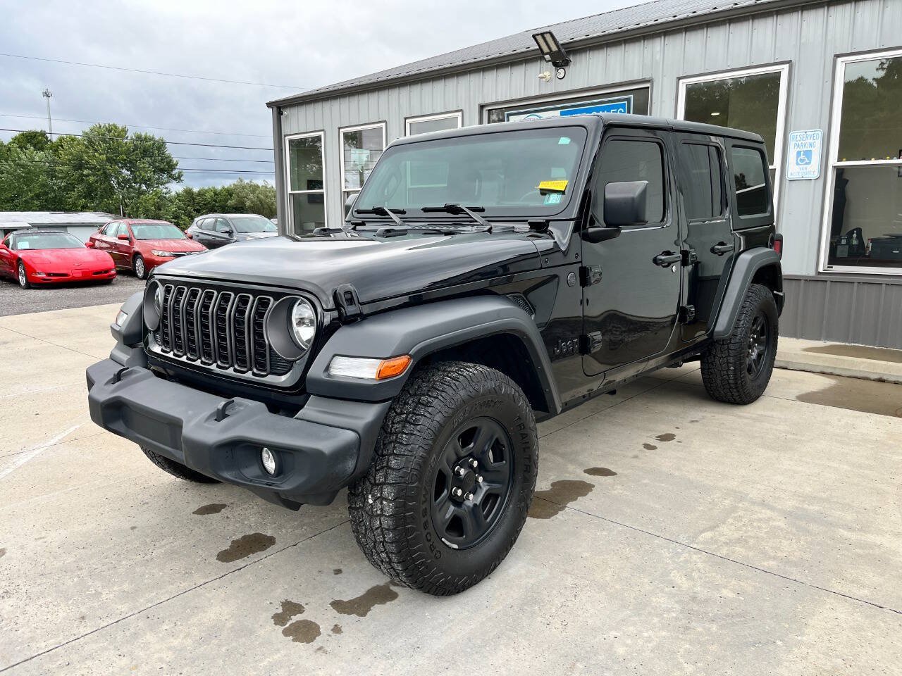 Used 2024 Jeep Wrangler Unlimited Sport AWD/4WD image 3