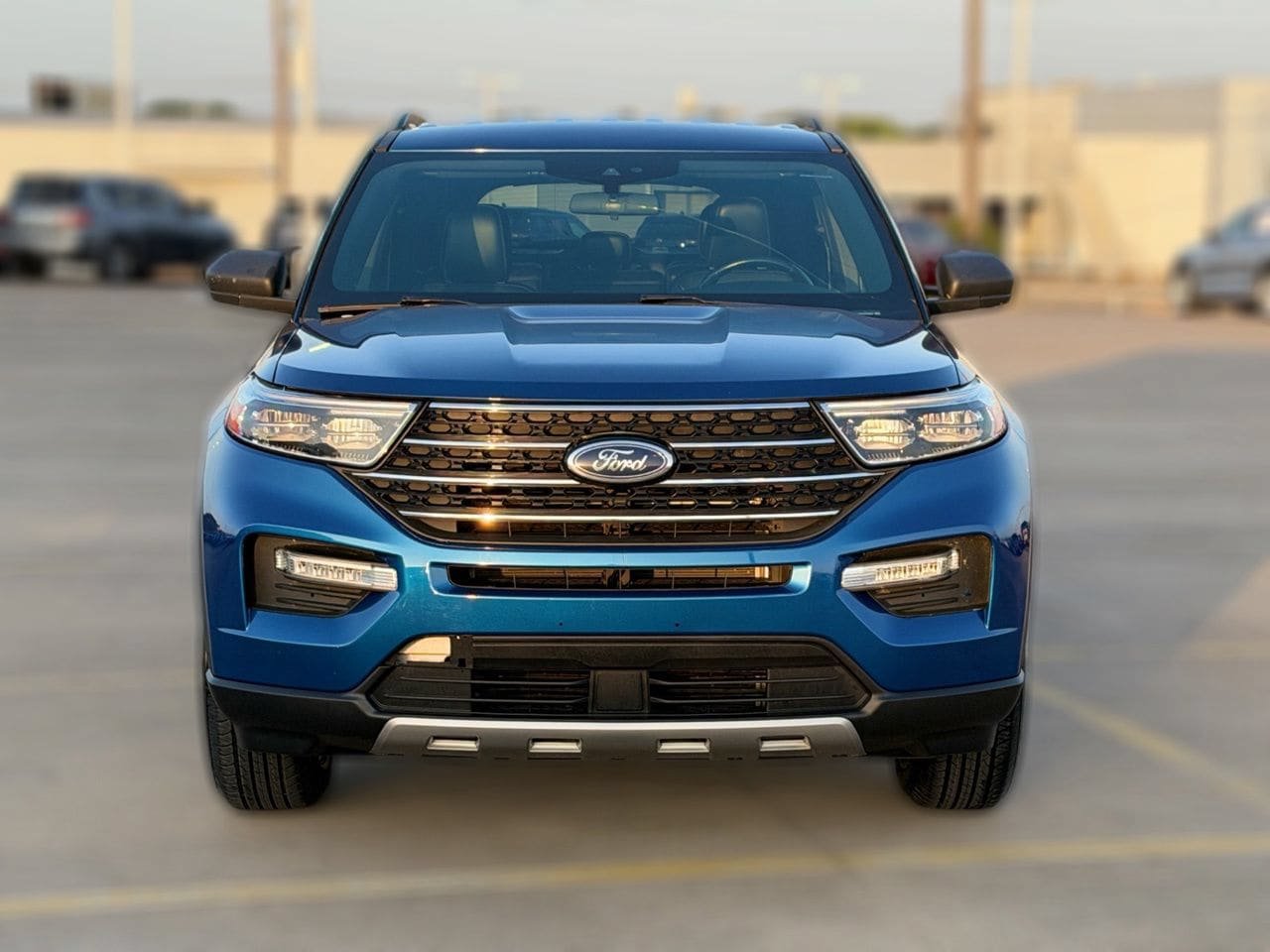Used 2020 Ford Explorer XLT w/ Equipment Group 202A AWD/4WD image 4