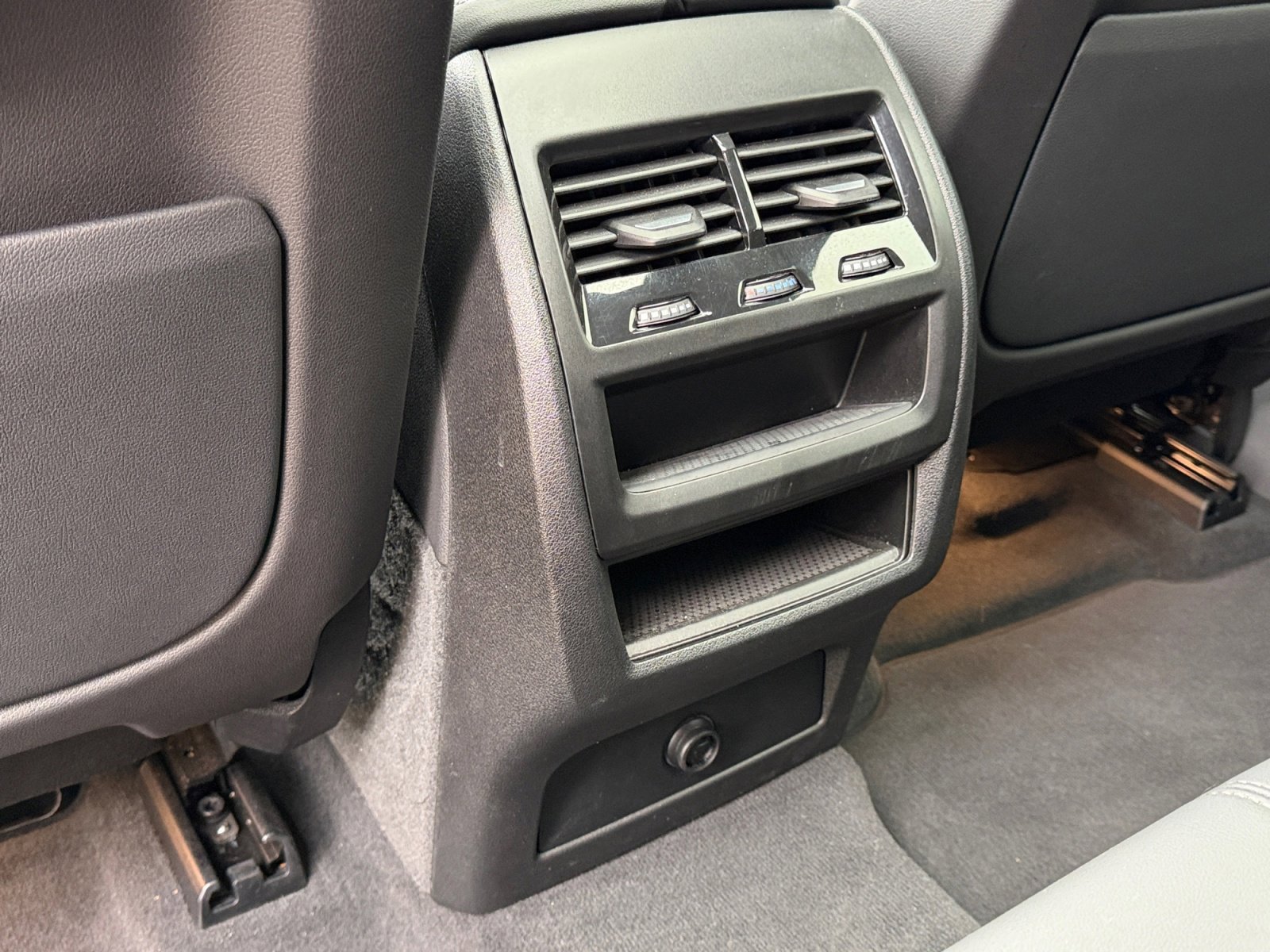 Used 2024 BMW X6 xDrive40i image 18