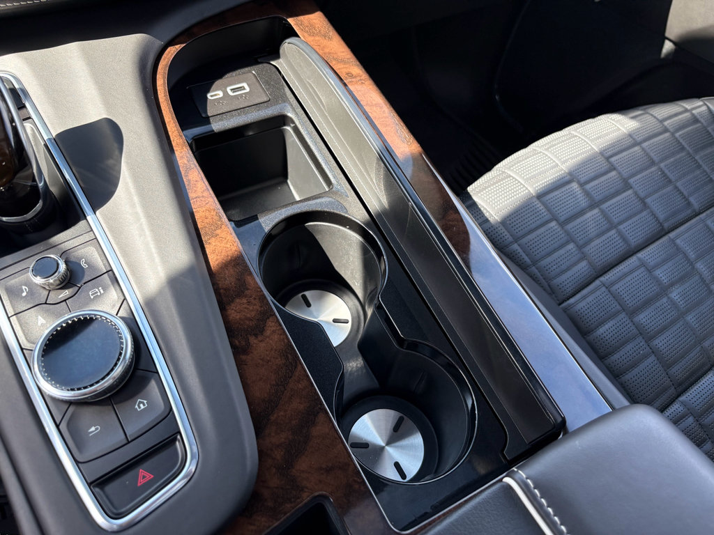 Used 2021 Cadillac Escalade Premium Luxury Platinum AWD/4WD image 30