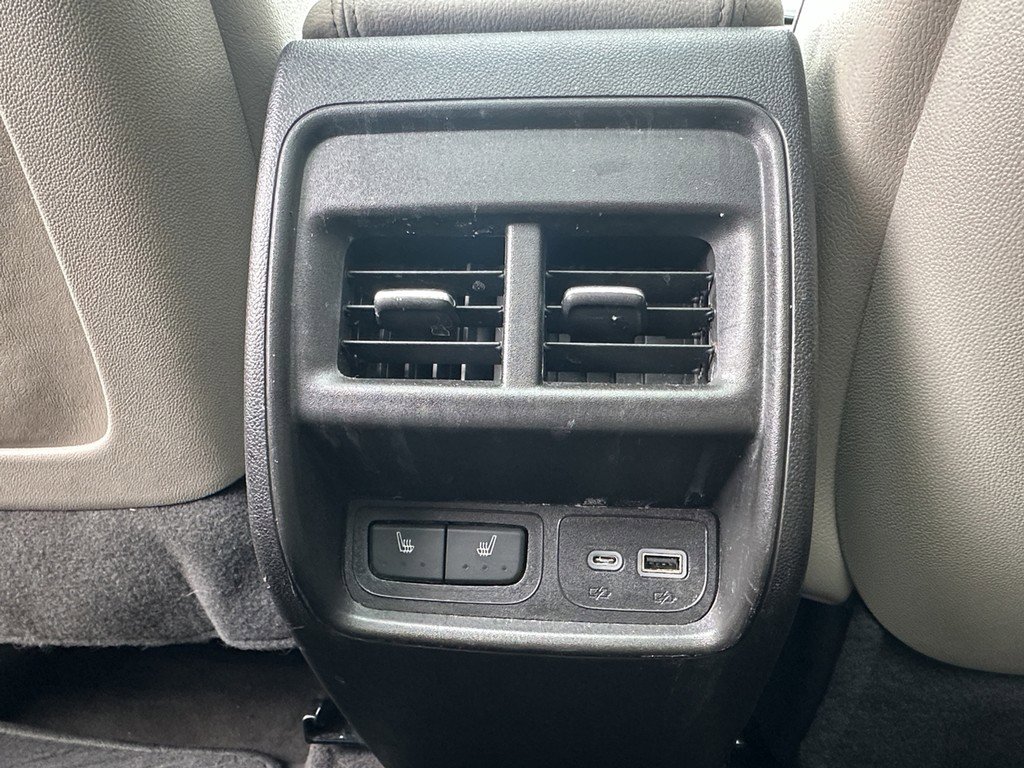 Certified 2023 Cadillac XT4 Luxury w/ Cold Weather Package image 8