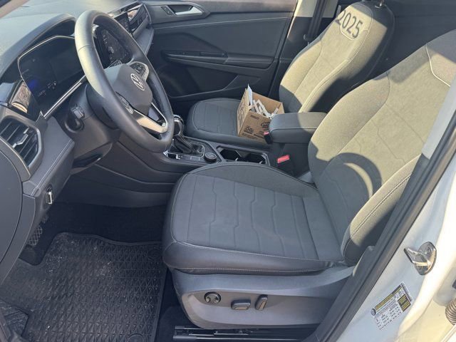 Used 2025 Volkswagen Taos SE image 25