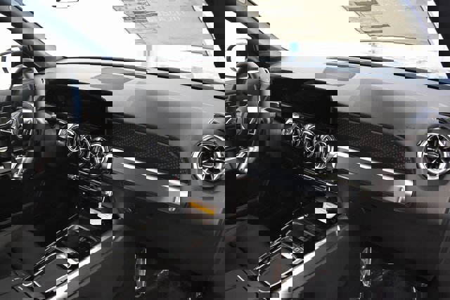 New 2025 Mercedes-Benz GLB 250 4MATIC image 20