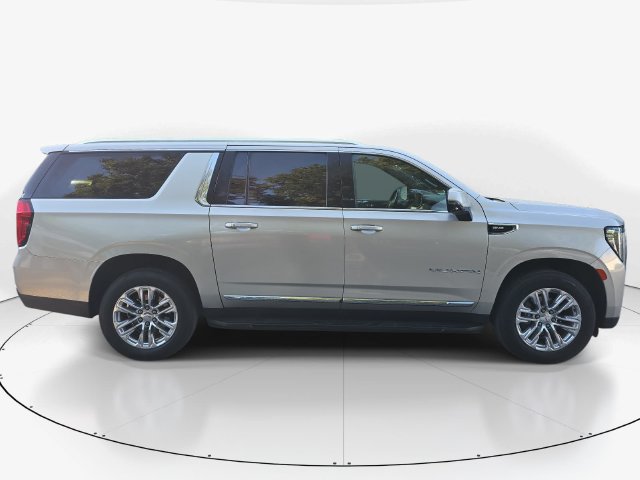 Used 2023 GMC Yukon XL SLT w/ SLT Luxury Package AWD/4WD image 5