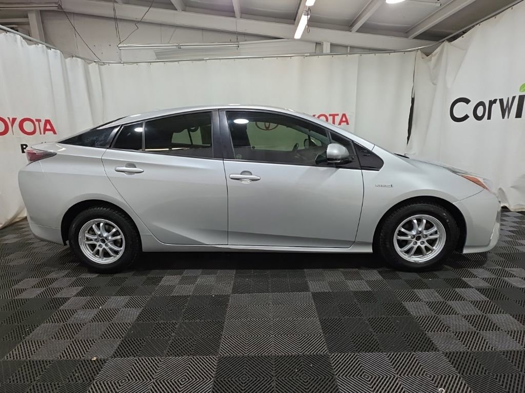 Used 2016 Toyota Prius Three FWD image 11