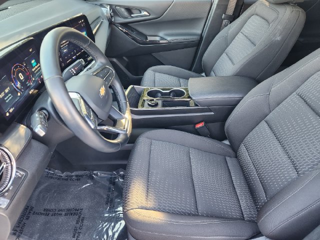 Used 2026 Chevrolet Equinox LT FWD image 4
