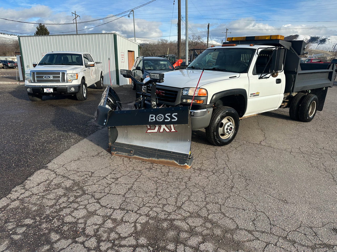 Used 2004 GMC Sierra 3500 W/T w/ Heavy-Duty Power Package image 25