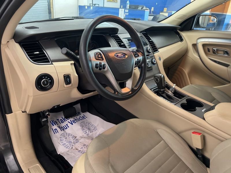 Used 2019 Ford Taurus SE FWD image 18