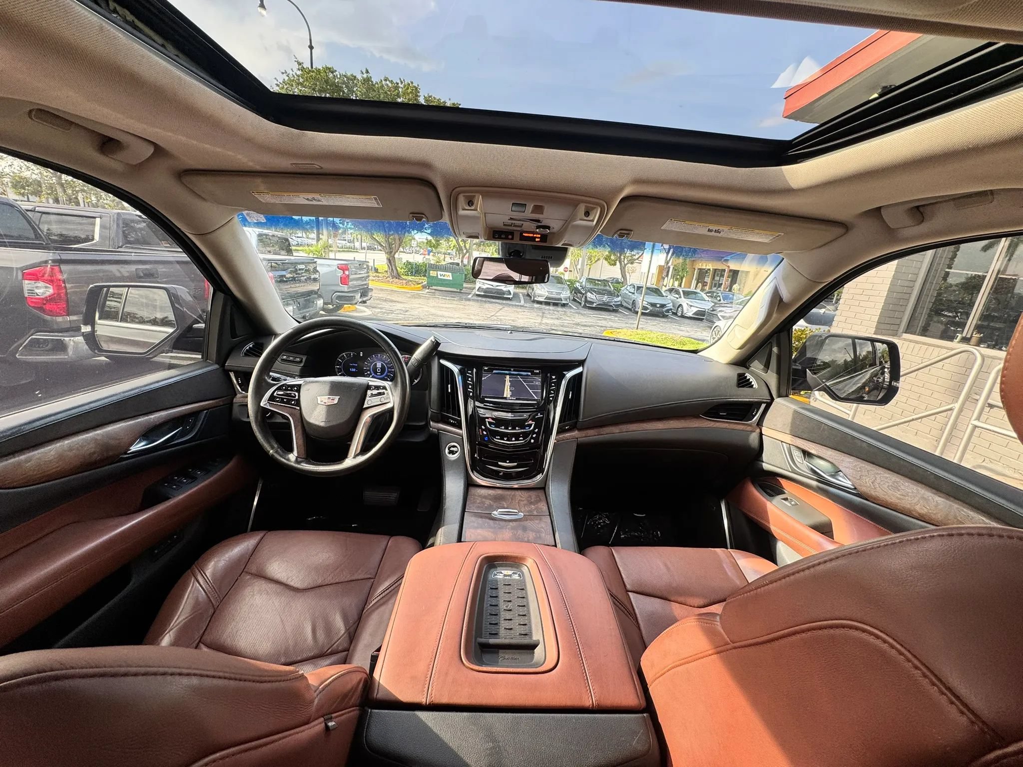 Used 2017 Cadillac Escalade ESV Premium Luxury AWD/4WD image 17