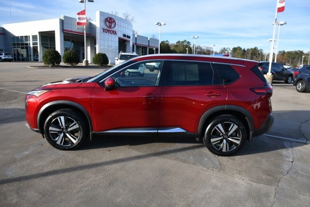 Used 2021 Nissan Rogue SL image 2