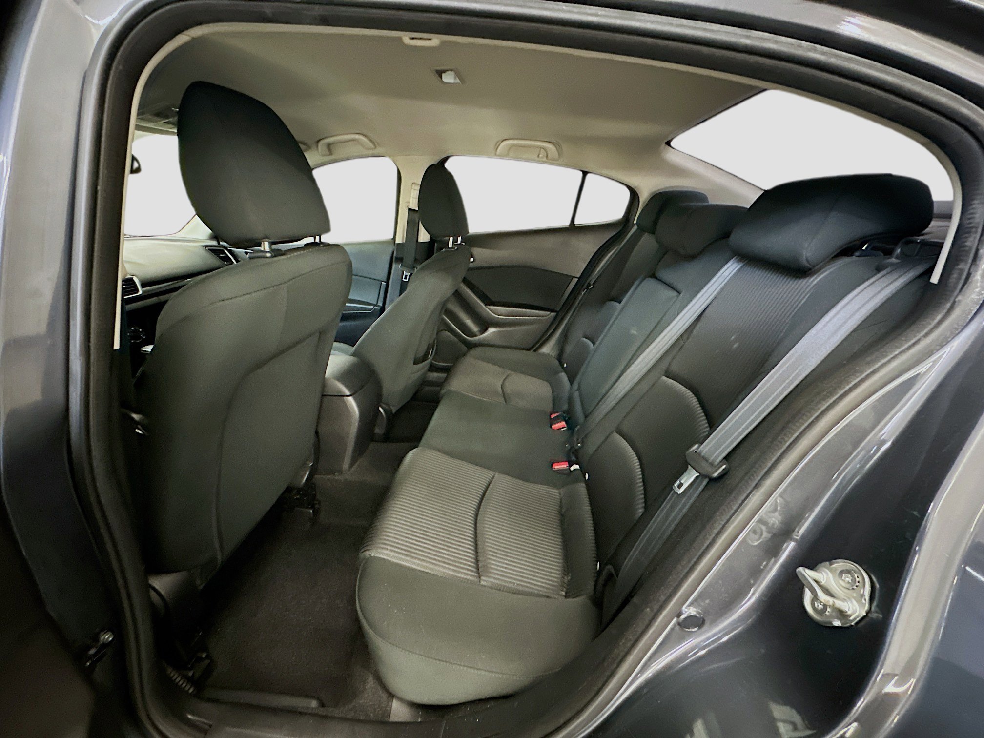 Used 2016 MAZDA MAZDA3 i Sport w/ Preferred Equipment Package image 29