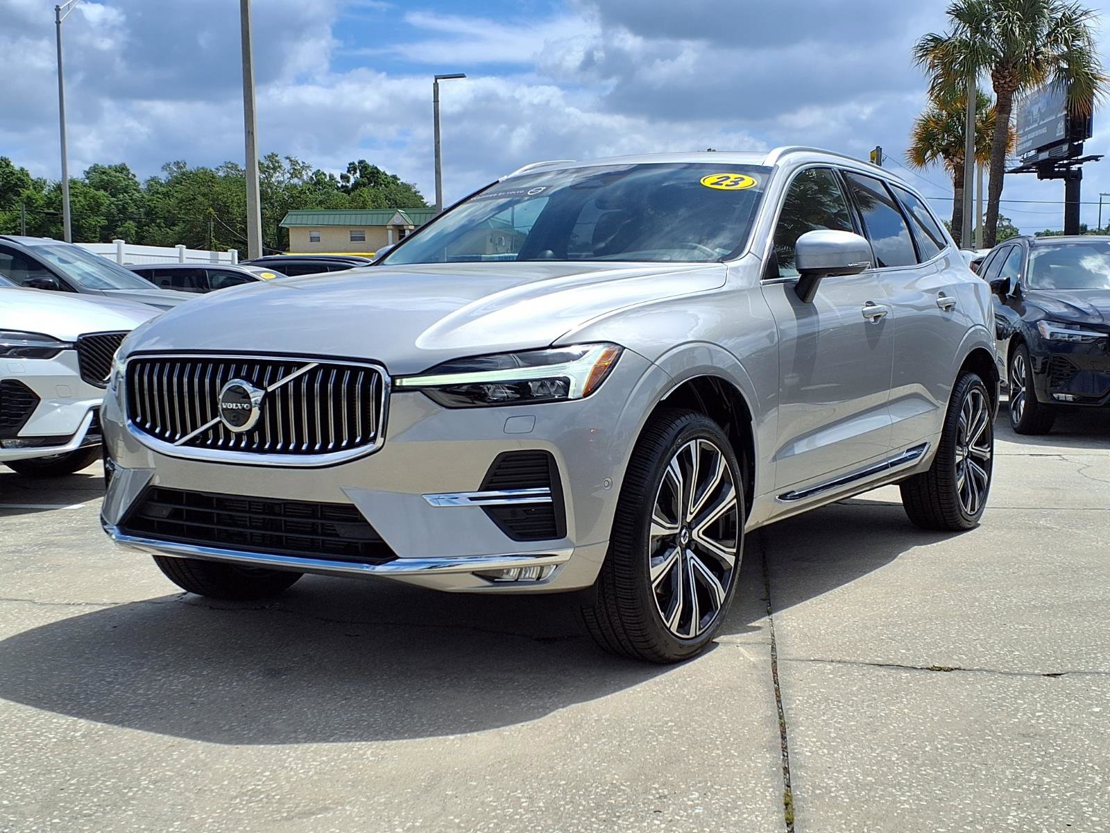 Certified 2023 Volvo XC60 B5 Ultimate image 3