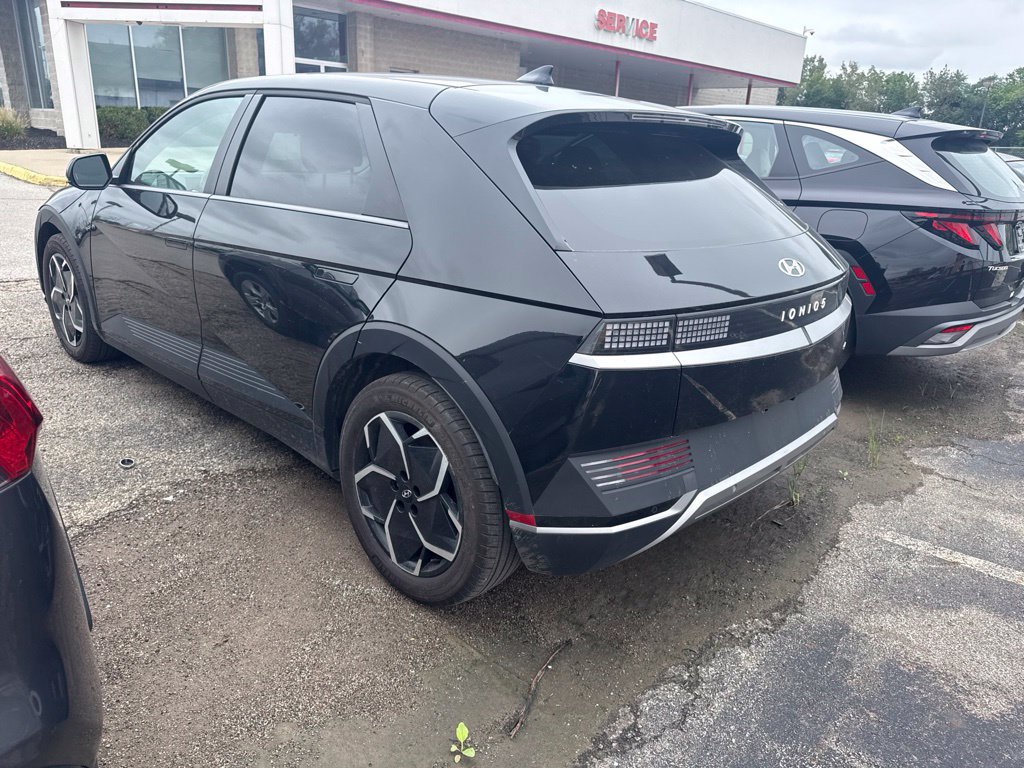 Certified 2024 Hyundai Ioniq 5 SE AWD/4WD image 3