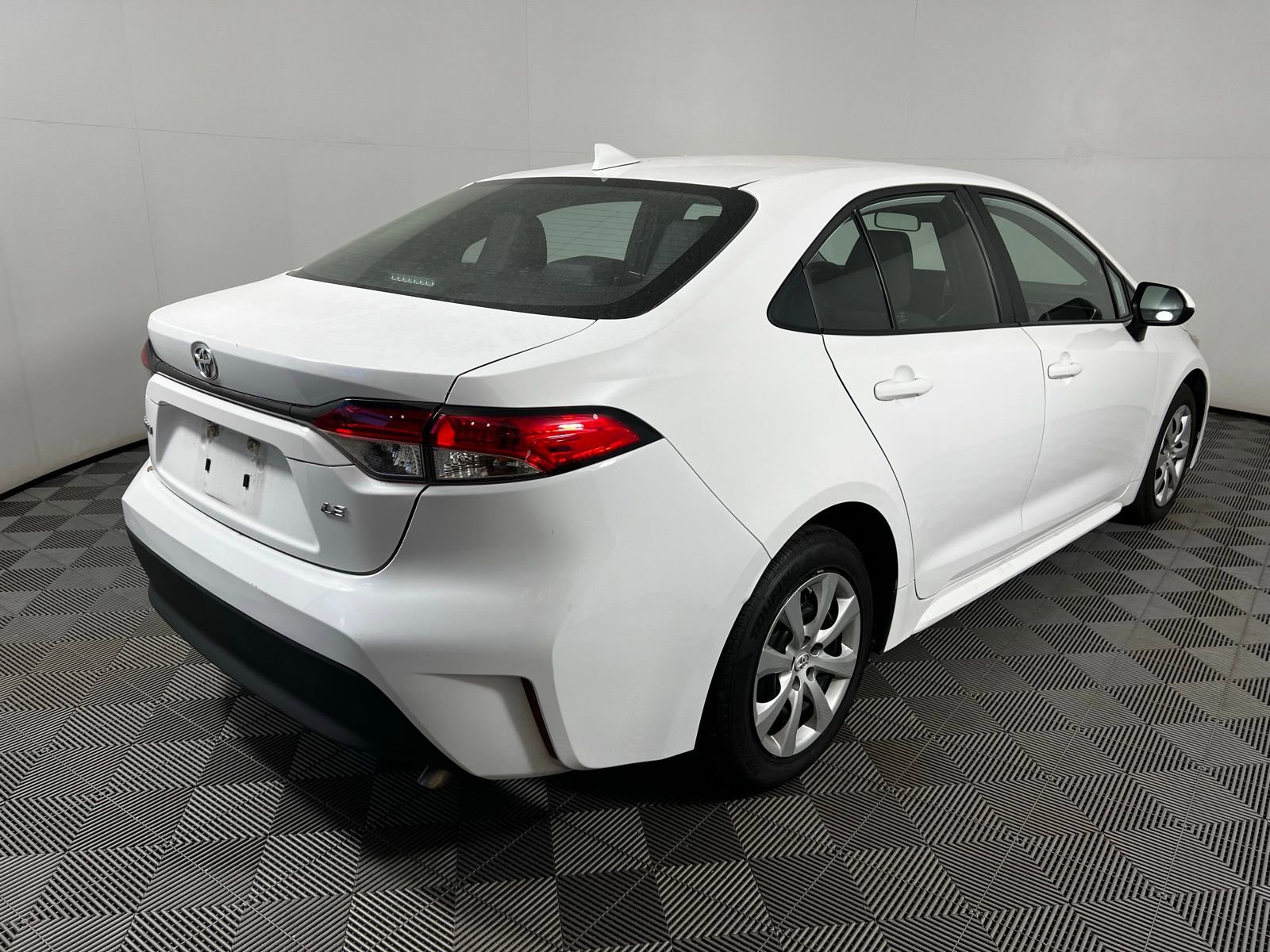 Certified 2022 Toyota Corolla LE image 5