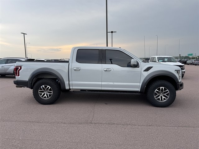 Used 2017 Ford F150 Raptor w/ Equipment Group 802A Luxury AWD/4WD image 4